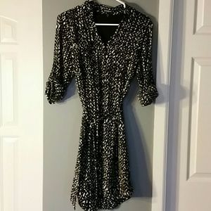 Express belted dress black & cream sz Small EUC!